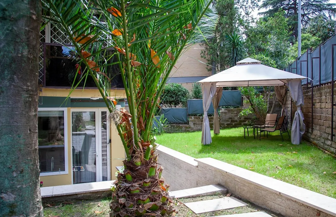 Garden City House Roma - Casa con giardino privato-1